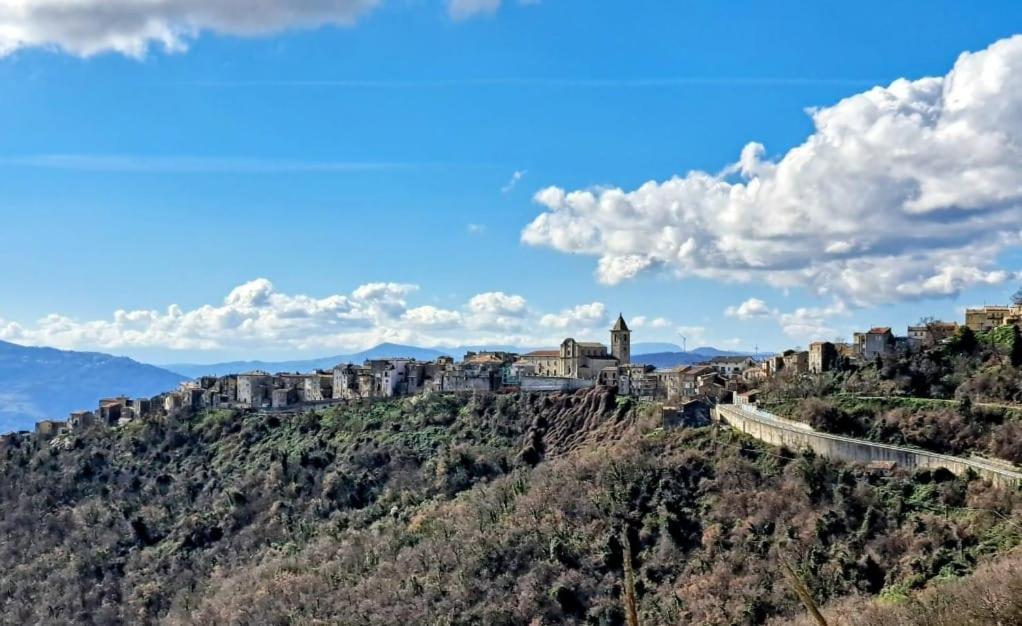 Вилла Casa Nel Borgo Di Tufillo Экстерьер фото